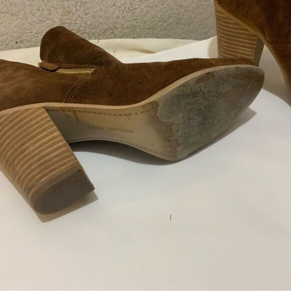 Michael Kors Women's Ankle Denver Bootie with Chunky Heel and Gold Zipper - Picture 7 of 12